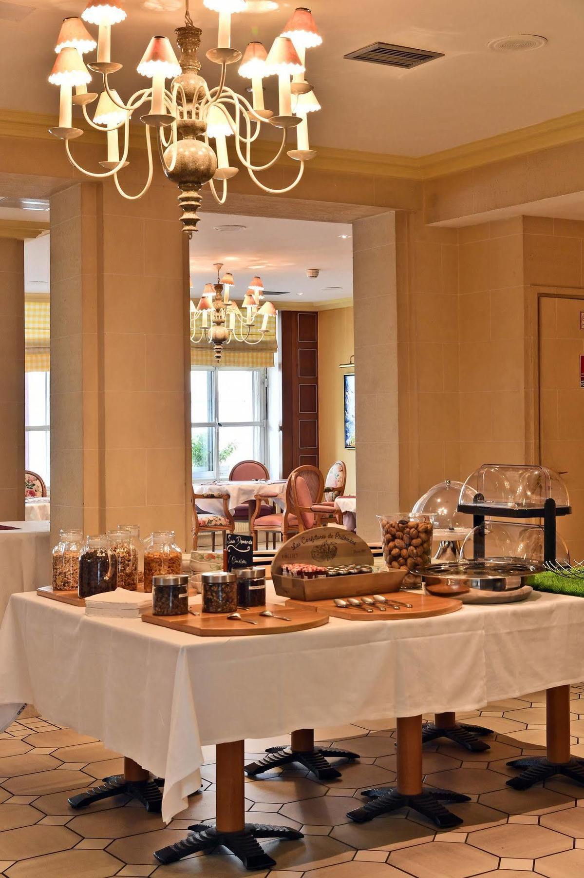 Le Grand Hotel แซ็ง-ก็องแต็ง ภายนอก รูปภาพ