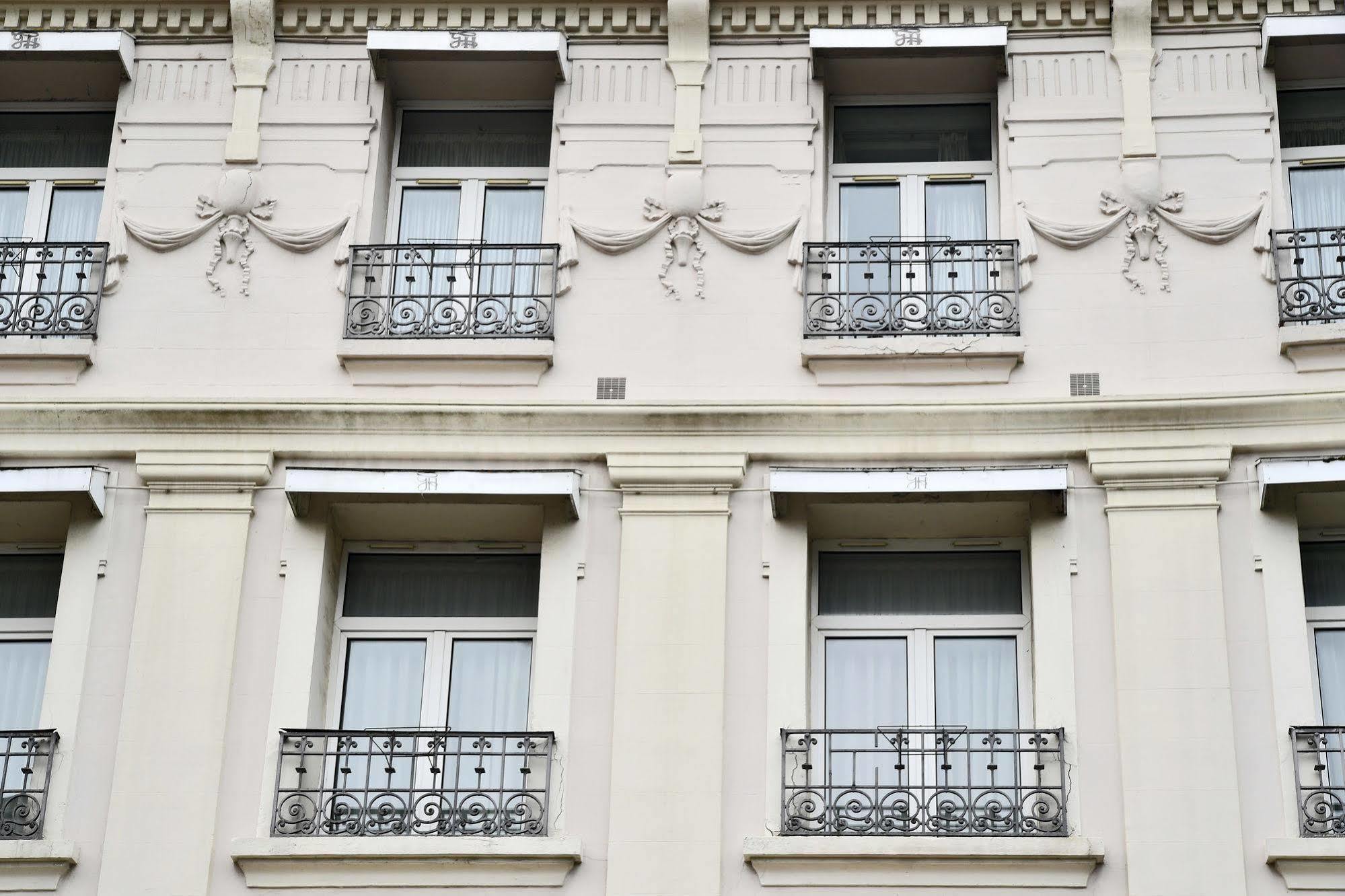 Le Grand Hotel แซ็ง-ก็องแต็ง ภายนอก รูปภาพ